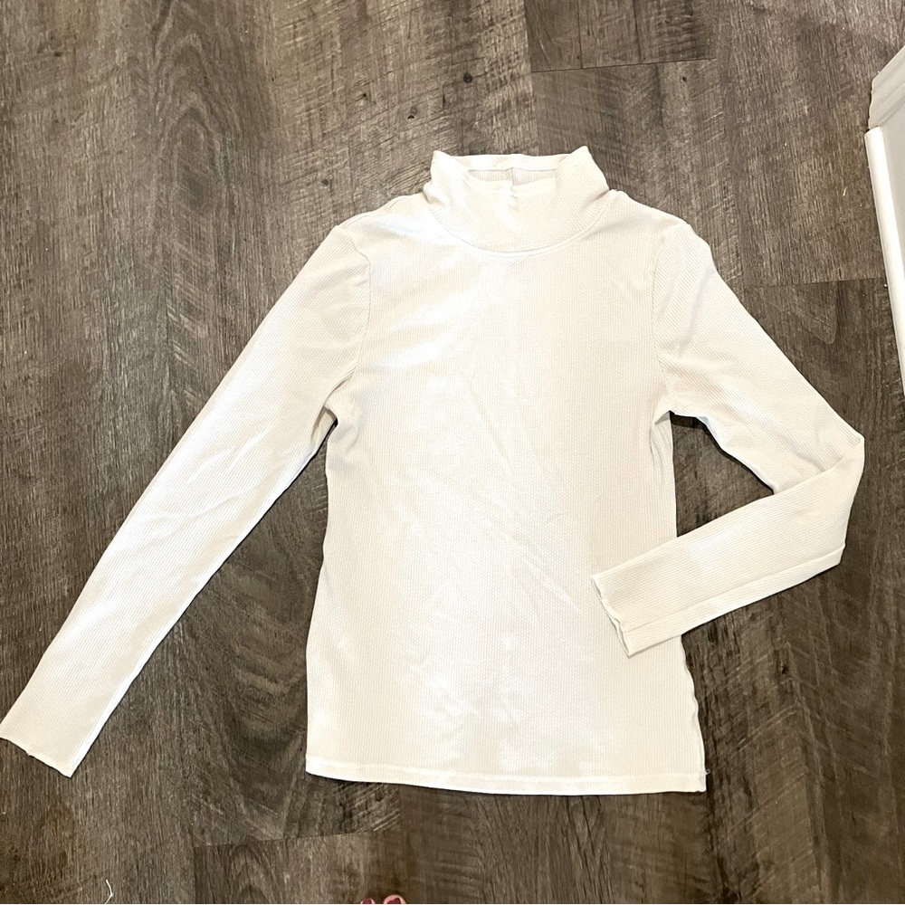 Universal Thread mock neck long sleeve shirt size medium